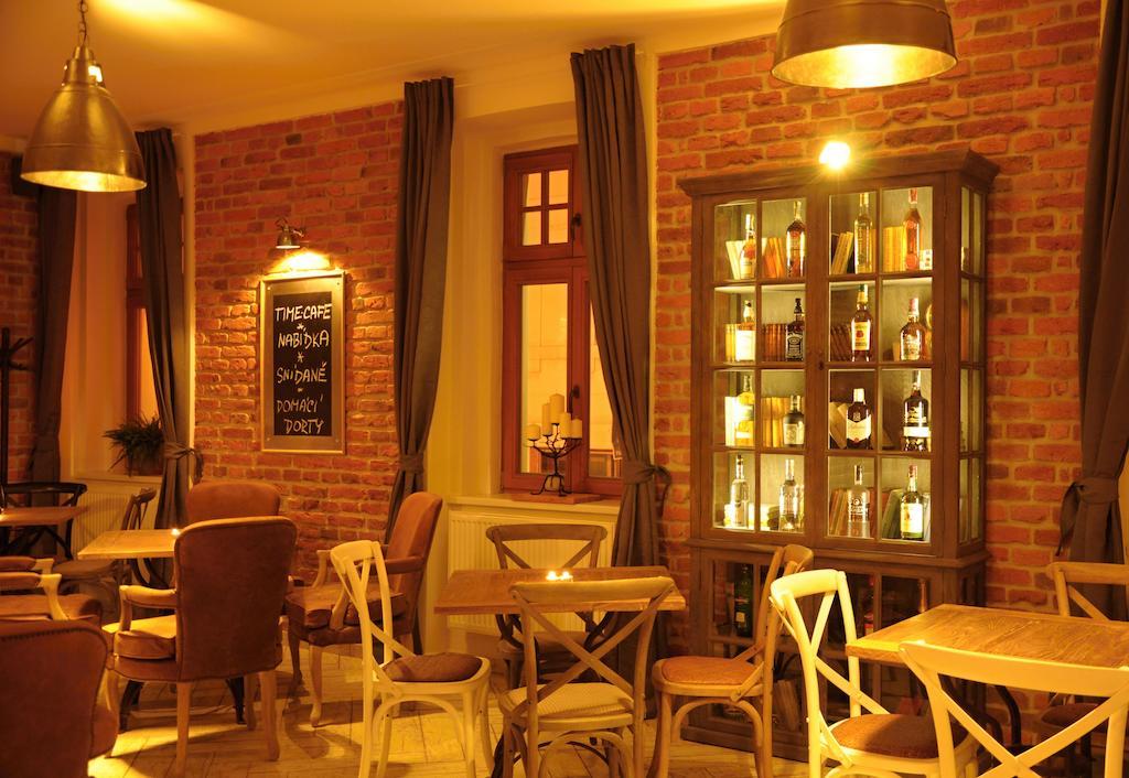 Time Cafe & Penzion Příbram エクステリア 写真