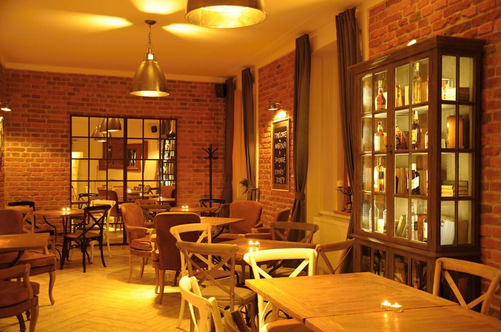 Time Cafe & Penzion Příbram エクステリア 写真